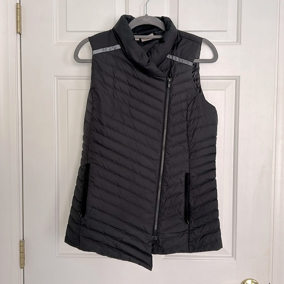 Athleta puffer vest - Picture 1 of 2